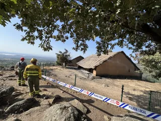 Controlado el incendio en el castro vettón de El Freillo, en el Raso (Candeleda). Rmestudios |ICAL