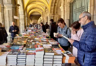 Feria del Libro en la Plaza Mayor de Salamanca | Imagen de archivo