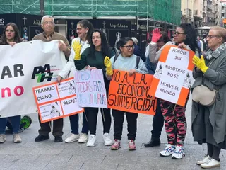 Empleadas del hogar en la plaza del Liceo