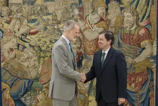 Alfonso Fernández Mañueco junto a S.M. el Rey Felipe VI