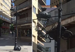 Otro camión de reparto daña una de las farolas ornamentales del casco histórico