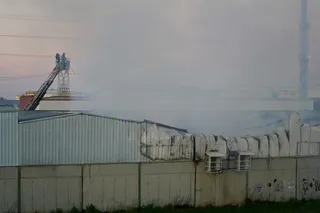Un incendio afecta a una fábrica de joyas del Polígono El Esparragal, en Santovenia de Pisuerga