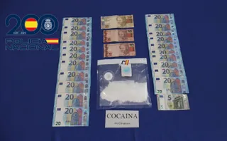 Droga y dinero incautados a la detenida | CNP