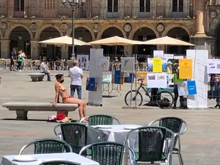 Imagen de la mujer en la Plaza Mayor