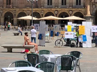 Imagen de la mujer en la Plaza Mayor